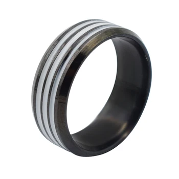 O mais novo Faixa Branca Preto de Aço Inoxidável, Anéis de Homens 8mm Largura Clássico do Metal de Aço, Anéis de Casamento Bandas de Envolvimento de Jóias de Moda