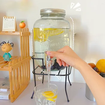 De grande capacidade de pote de vidro com torneira pode ser colocado na geladeira, vedado o balde de água fria, verão limonada recipiente